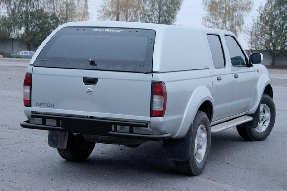 Nissan NP300 1999-2015 Heckschutz AK004 Schwarz (Edelstahl) Foto 3