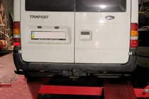 Ford Transit 2000–2014 Hinterer Schutztritt AK-Special Black (Edelstahl) Foto 2