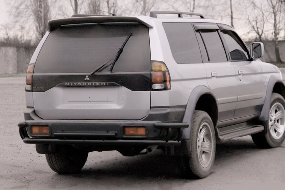 Mitsubishi Pajero Sport 1996-2007 Heckschutz AK005-2 Schwarz (Edelstahl) Image