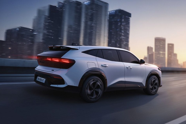 Renault Filante 2026 Test: Neues Flaggschiff-Hybrid-SUV Foto 3