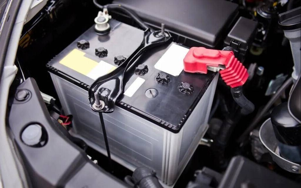 Warum entlädt sich die Autobatterie? Hauptursachen und Lösungen