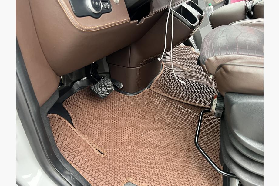 Mercedes Sprinter W907/W910 2018- Gummimatten Carsuit V2 (Braun) Image