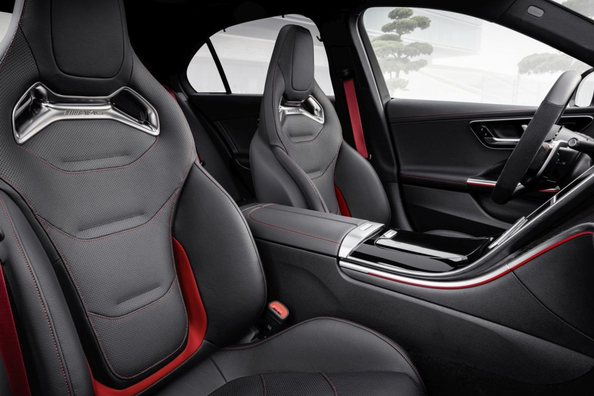 Testbericht: Kompakter Sportlimousine Mercedes-Benz C 43 AMG Foto 6