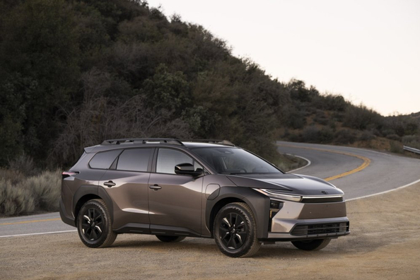 Toyota bZ Woodland 2026 im Test: Offroad-Elektro-Crossover für Abenteuer Foto 2