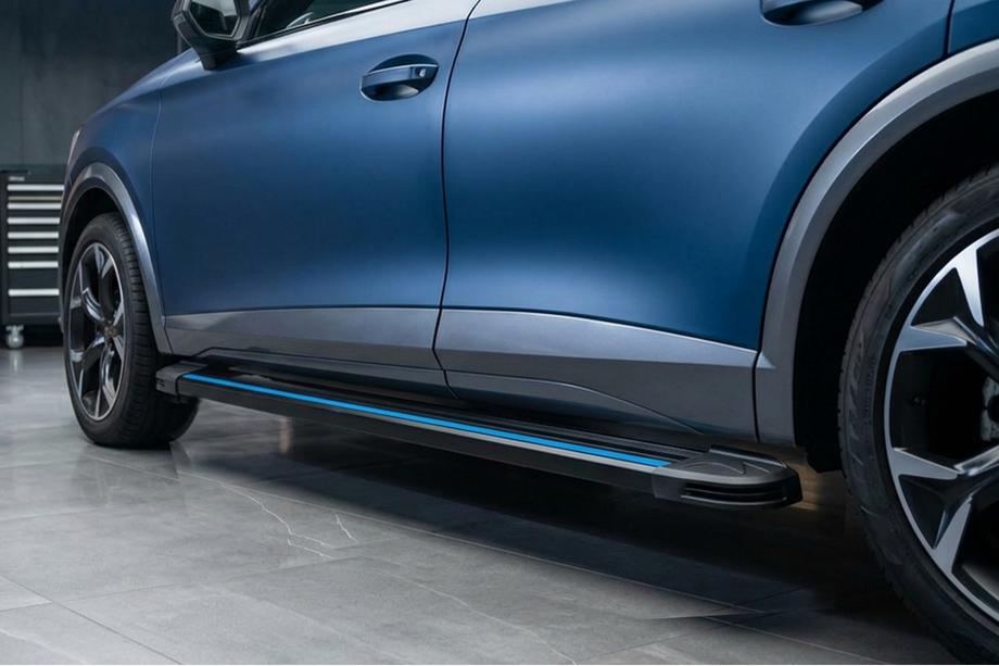Cupra Formentor 2020- Trittbretter Maya Blue (2 Stk., Aluminium) Image