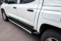 Mitsubishi L200 2024- Seitliche Trittbretter HARMS (2 Stk) Foto 2