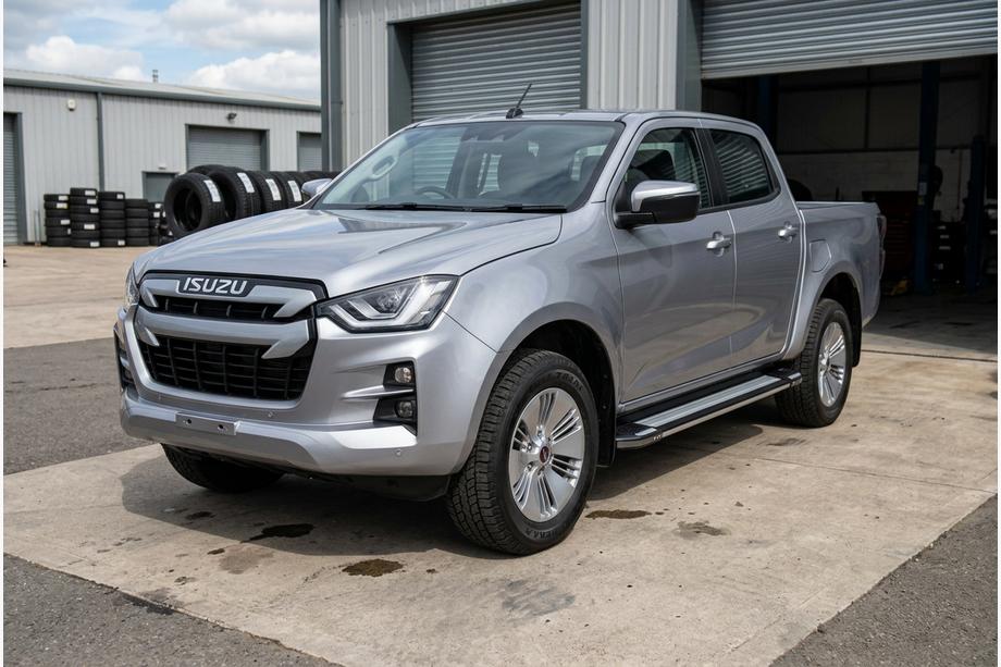 Isuzu D-Max 2019- Rainbow Seitliche Trittbretter (2 Stk., Aluminium) Image