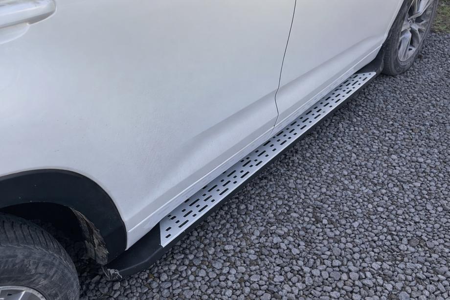 Toyota Highlander 2013-2019 Trittbretter Original Design (für EU und USA, 2 Stk, Aluminium) Image