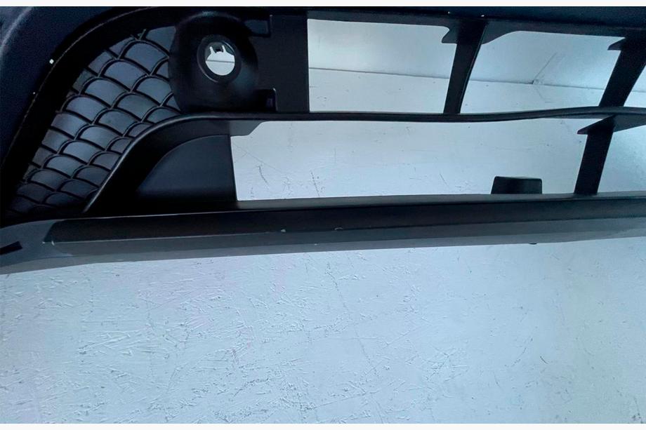 Mercedes GLC X253 2015-2022 Frontstoßstange Einsatz GLC63 AMG 2015-2019 (zentral) Foto 4