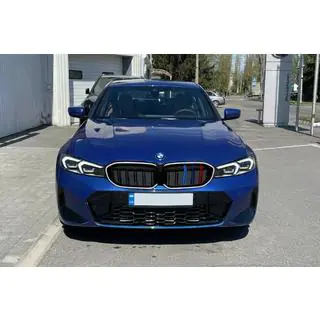 Nieren-Kühlergrill M-Color LED (2022+, Schwarz Hochglanz) Foto 1