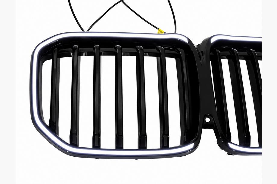 BMW X7 G07 2019- Nierengrills 1 Bar LED (2019-2022, Schwarz Hochglanz) Foto 4