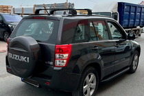 Suzuki Grand Vitara 2005-2017 Dachträger (Querträger) für Originalbefestigung Ecem V3 (2 Stk) Schwarz, 110 cm Foto 4