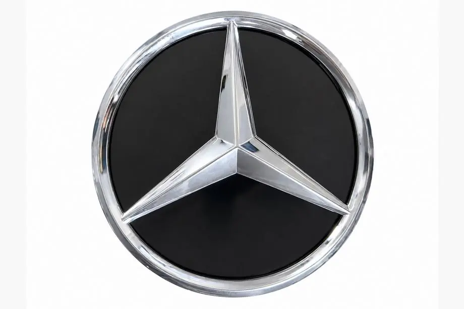 Mercedes C-class W205 2014-2021 Frontemblem mit glänzendem Gehäuse (18,4 cm) Foto 1