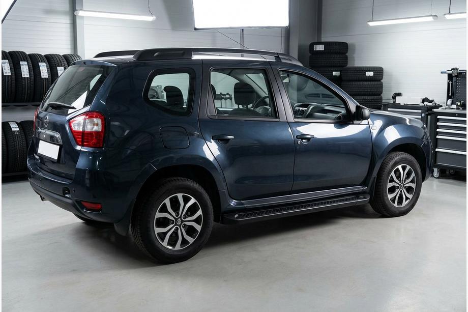 Nissan Terrano 2014- Allmond Black Seitenschweller (2 Stk., Aluminium) Image