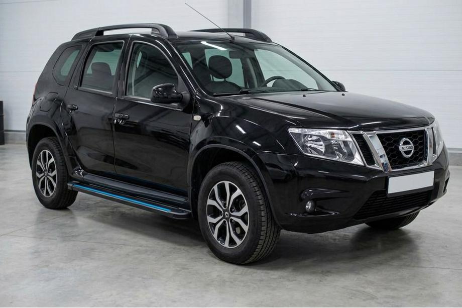 Nissan Terrano 2014- Trittbretter Maya Blue (2 Stk., Aluminium) Image