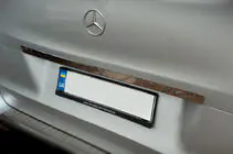 Mercedes Vito/V-class W447 2014- Breite Edelstahl Heckklappenleiste über dem Kennzeichen Foto 2
