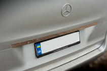 Mercedes Vito/V-class W447 2014- Breite Edelstahl Heckklappenleiste über dem Kennzeichen Carmos - Türkischer Edelstahl Foto 3