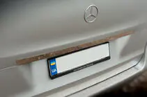 Mercedes Vito/V-class W447 2014- Breite Edelstahl Heckklappenleiste über dem Kennzeichen Foto 3