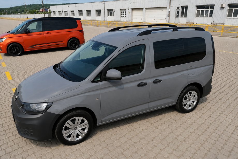 Ford Connect 2021- Dachreling schwarz (türkisches Design) Maxi-Basis, Kunststofffüße Foto 4