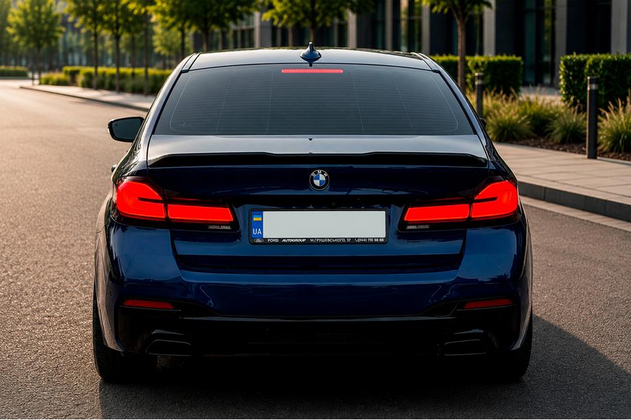 BMW 5er G30/G31 2017–2023 Rückleuchten im LCI-Design (2017-2020, einzeln) Aussen rechts (Kotfluegel) Foto 2