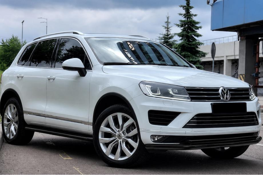 Volkswagen Touareg 2010-2018 Frontschutzbügel ST014 Black (Edelstahl) Image