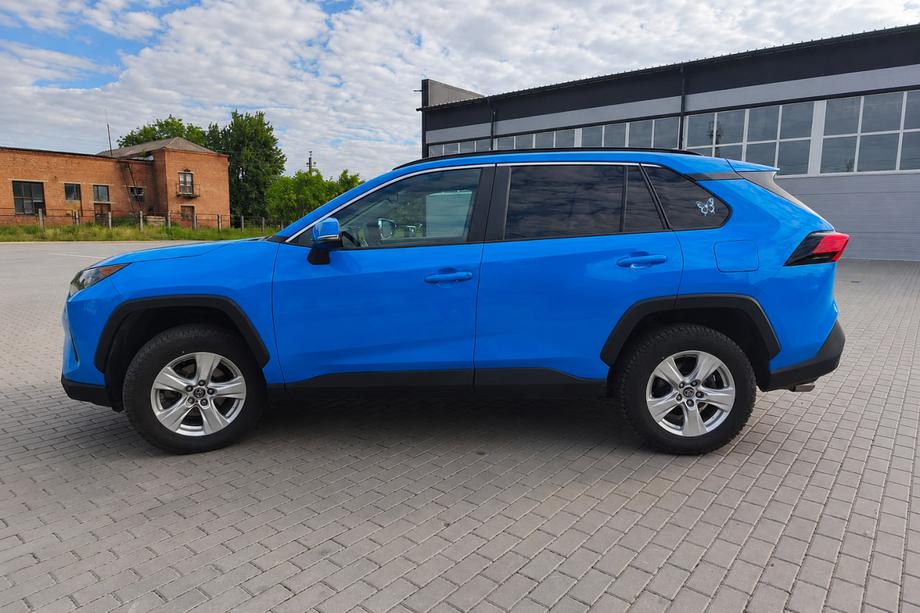 Toyota Rav 4 2019–2025 Integrierte Dachreling schwarz OEM V1 (Aluminium) Foto 1