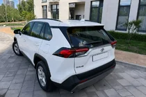 Toyota Rav 4 2019–2025 Integrierte Dachreling schwarz OEM V2 (Aluminium) Foto 1