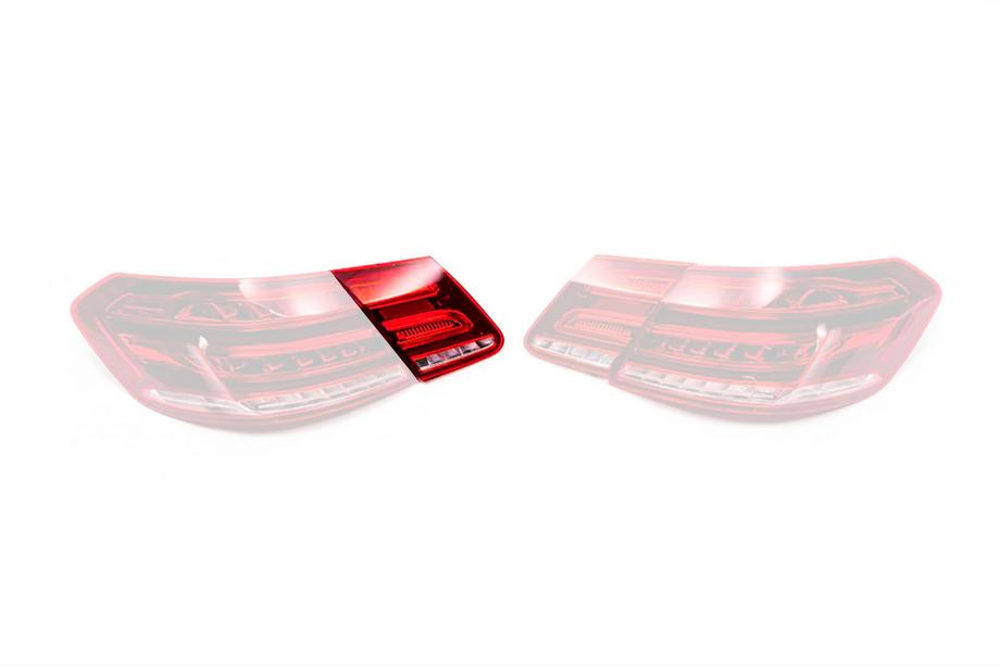 Mercedes E-class W212 2009-2016 Rückleuchte links (auf Kofferraumdeckel, Facelift) Image