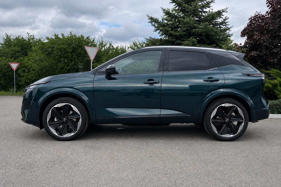 Nissan Qashqai 2021- Integrierte Dachreling grau OEM (Aluminium, Montage mit Kleber) Foto 1