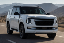 Nissan Patrol Y63 2025- Integrierte Dachreling schwarz OEM (Aluminium) Foto 3