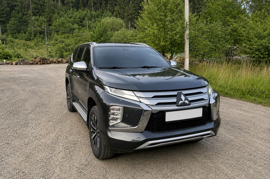 Mitsubishi Pajero Sport 2015- Integrierte Dachreling grau OEM (2019-, Aluminium) Image