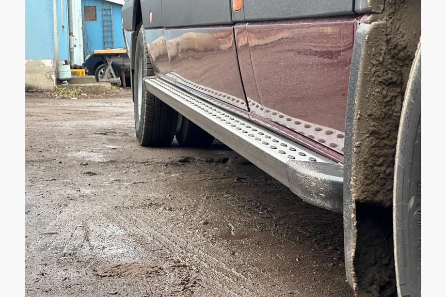 Mercedes Sprinter W906 2006–2018 Seitenschweller DOT-Line (2 Stk., Alu) Mittlerer Radstand Foto 13