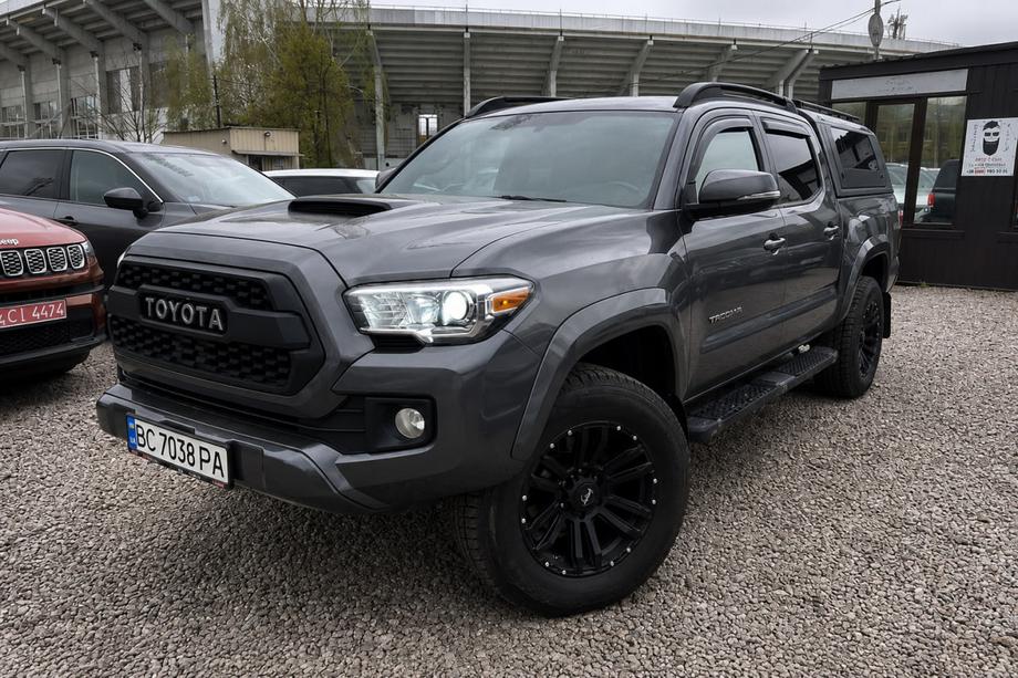 Toyota Tacoma 2015–2023 OEM Dachreling schwarz (Aluminium) Image