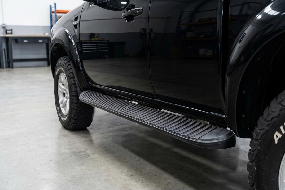 Mazda BT-50 2007-2012 Seitenschweller Tayga Black (2 Stk., Aluminium) Image