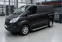 Ford Custom 2013-2022 Trittbretter BlackLine (2 Stk, Aluminium) Foto 1