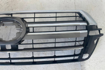 Toyota Land Cruiser 200 2007-2021 B-Ware Kühlergrill 2016-2021 (Design 2019) Foto 5