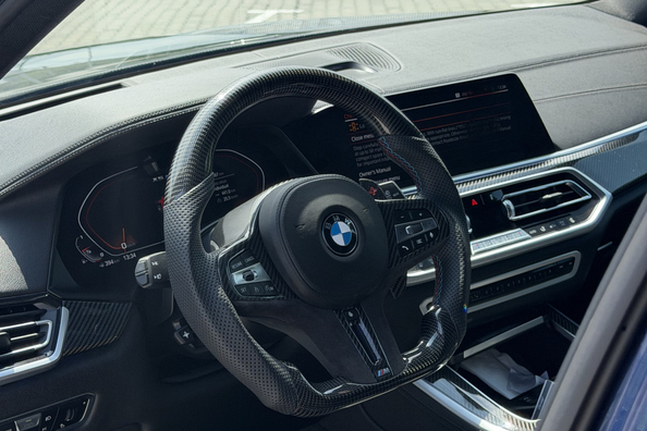 BMW X5 G05 2018 → X5M 2025: Komplett-Upgrade mit Carbon-Bodykit und M-Lenkrad