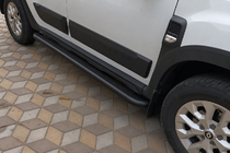 Dacia Duster 2018-2024 Seitenschweller / Trittbretter Premium (2 Stk., Edelstahl) Black Ø60 Foto 2
