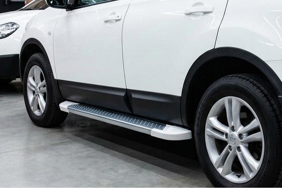 Nissan Qashqai 2010-2014 Seitenschweller Allmond White (2 Stk., Aluminium) Image