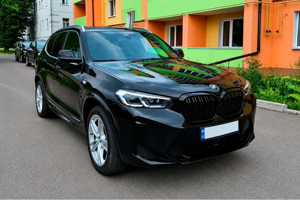 BMW X3 F25 2011–2018: Einbau eines Facelift-Kits im X3M F97 2024-Stil Foto 3