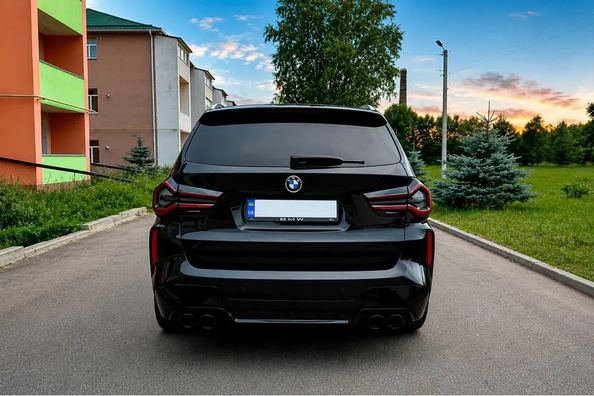 BMW X3 F25 2011–2018: Einbau eines Facelift-Kits im X3M F97 2024-Stil Foto 4