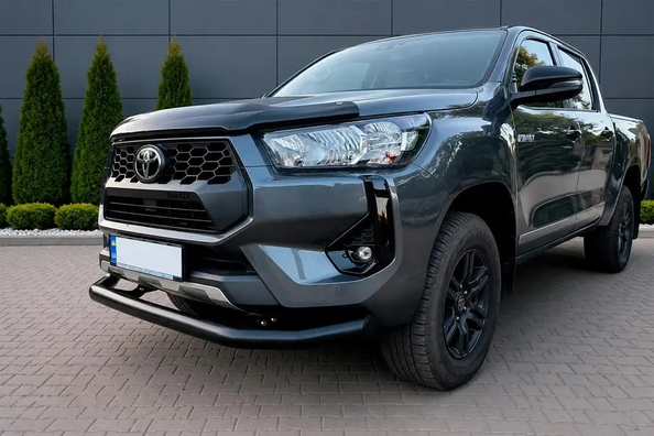 Toyota Hilux 2020: Montage des Frontschutzes — unsere Arbeit Foto 1