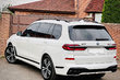 BMW X7 G07 2019–: Einbau des LCI M-Performance Facelift-Kits Foto 7