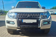 Facelift Mitsubishi Pajero Wagon IV: Austausch der Frontstoßstange Foto 1