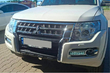 Facelift Mitsubishi Pajero Wagon IV: Austausch der Frontstoßstange Foto 7