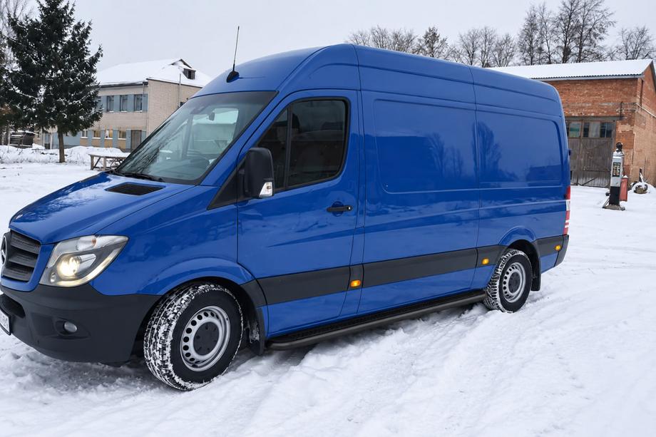 Volkswagen Crafter 2006-2016 Seitliche Trittbretter Premium Black (2 Stk., Edelstahl) d60, mittlerer Radstand Foto 2