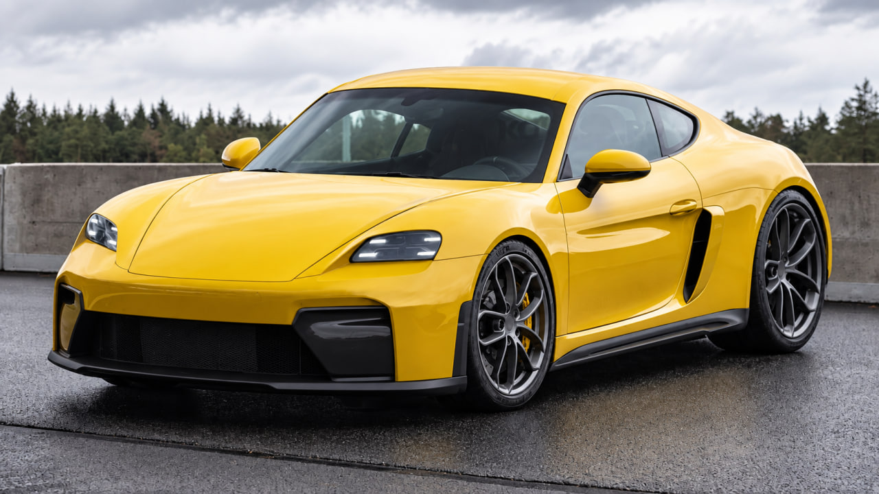 Porsche 718 EV 2027: Prototyp fast ohne Tarnung am Nürburgring gesichtet