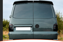 Volkswagen T5 Caravelle 2004-2010 Spoiler DPT (Hecktüren, Schwarz Hochglanz) Foto 1