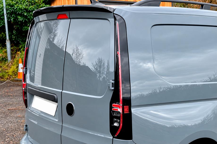 Volkswagen Caddy 2020- Spoiler (2-Türer, Schwarz Hochglanz) Image