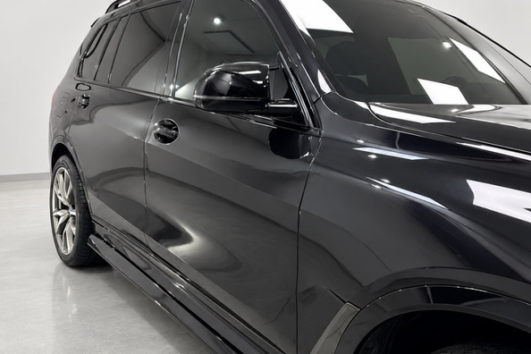 BMW X7 G07 2019–2022: Montage des Paradigm Black Knight V2 Bodykits am M-Sport – unsere Arbeit Foto 4